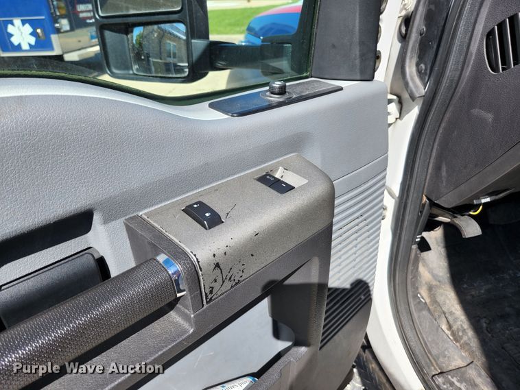 image for item JM9068 2012 Ford F450 Super Duty XLT  ambulance