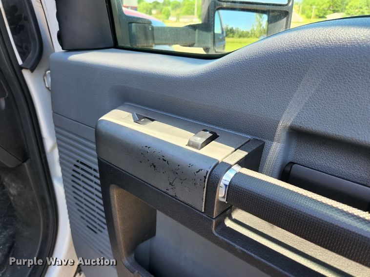 image for item JM9068 2012 Ford F450 Super Duty XLT  ambulance