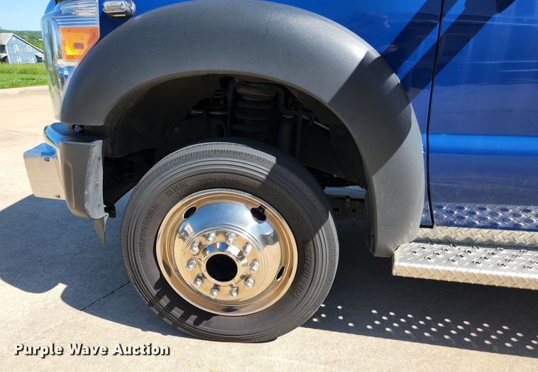 image for item JM9068 2012 Ford F450 Super Duty XLT  ambulance