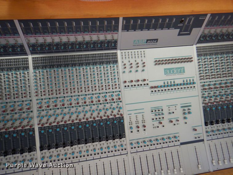 image for item JS9045 Audient ASP8024  high resolution mixing console