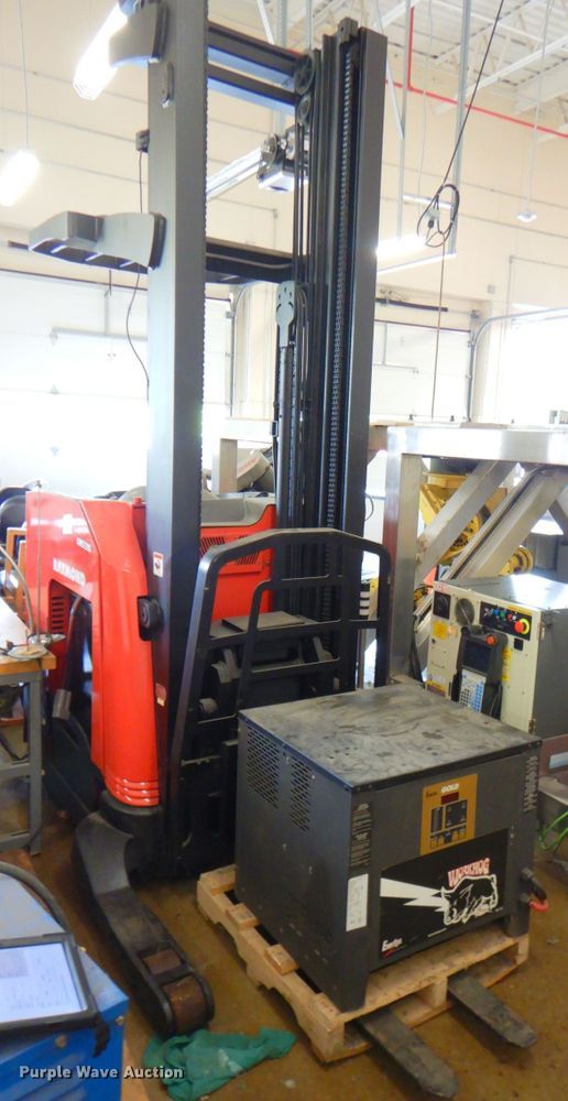 image for item JS9056 Raymond 740R35TT  order picker