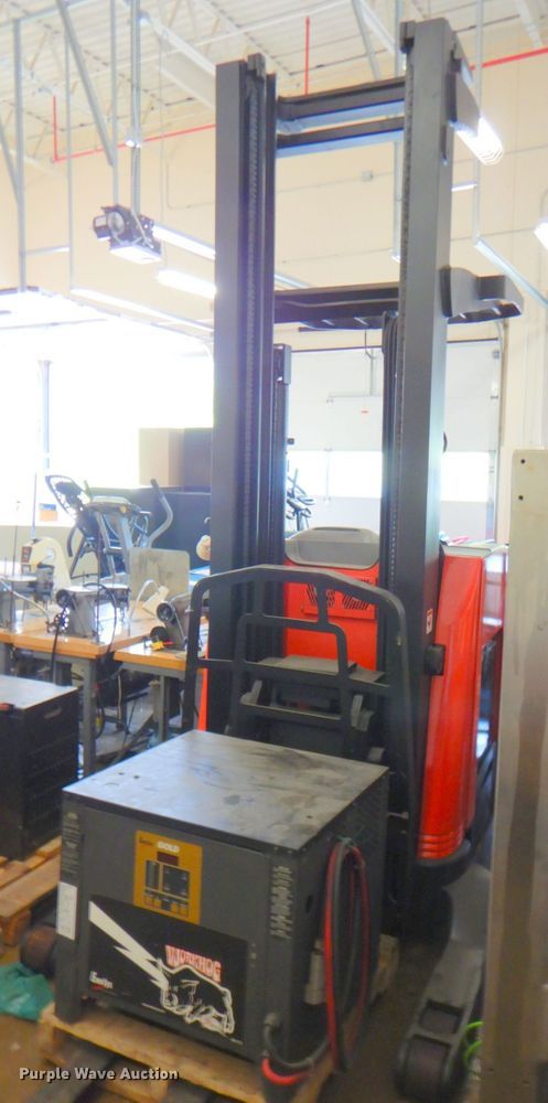 image for item JS9056 Raymond 740R35TT  order picker