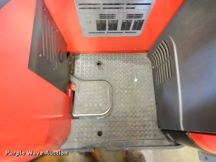 image for item JS9056 Raymond 740R35TT  order picker