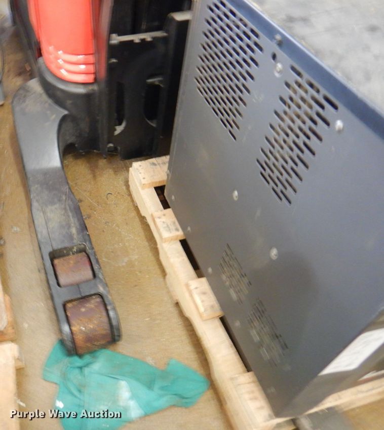 image for item JS9056 Raymond 740R35TT  order picker