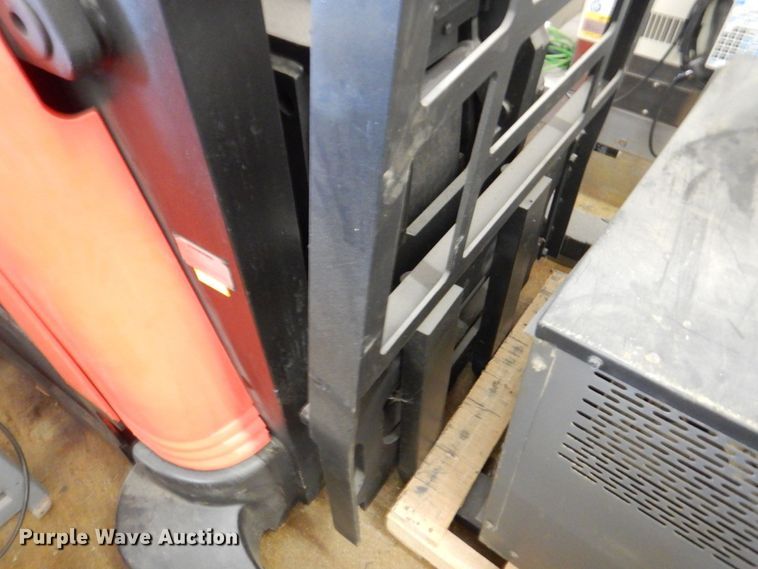 image for item JS9056 Raymond 740R35TT  order picker