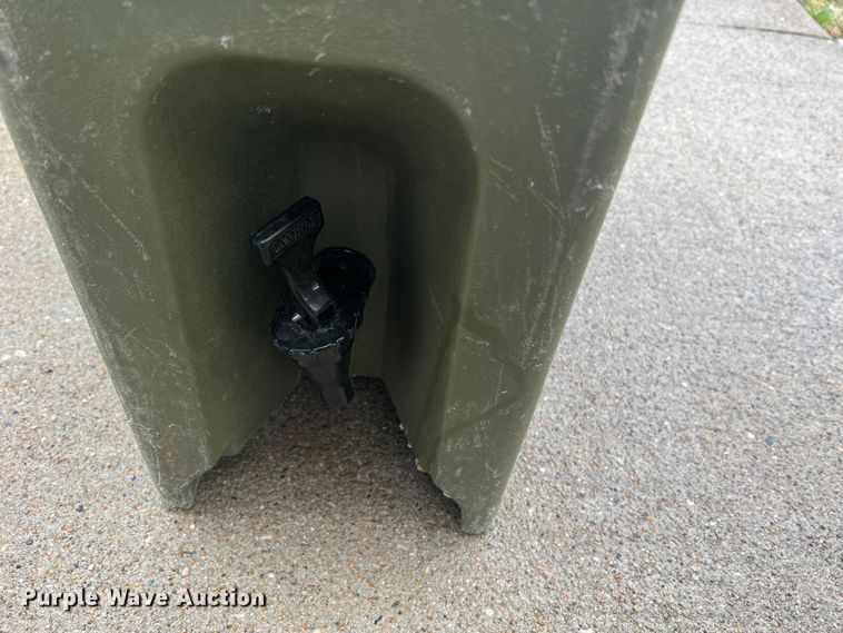 image for item KD9016 (4) Cambro water coolers