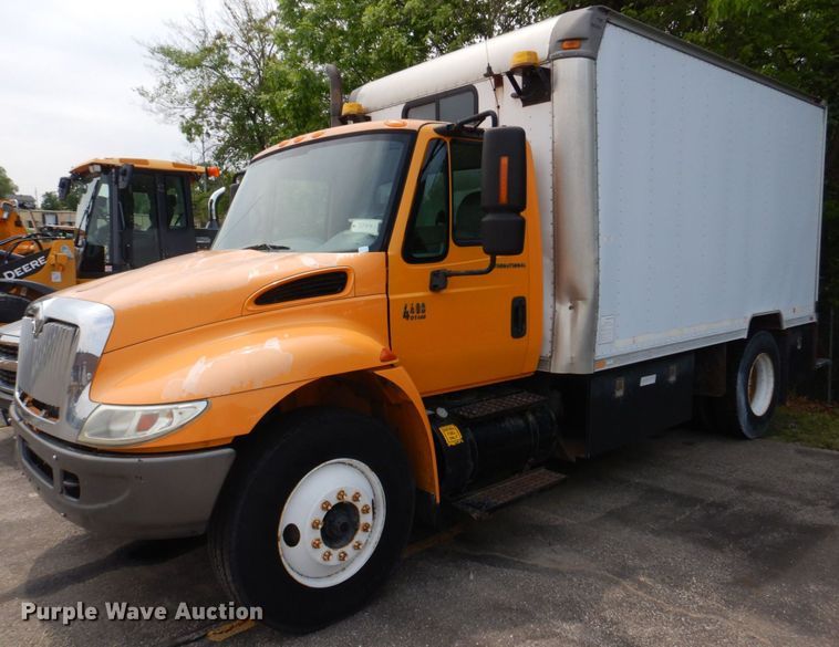 image for item KD9031 2003 International 4400  box truck