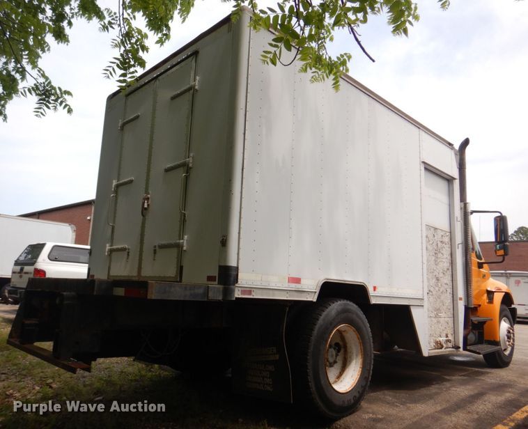 image for item KD9031 2003 International 4400  box truck