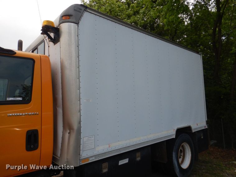 image for item KD9031 2003 International 4400  box truck