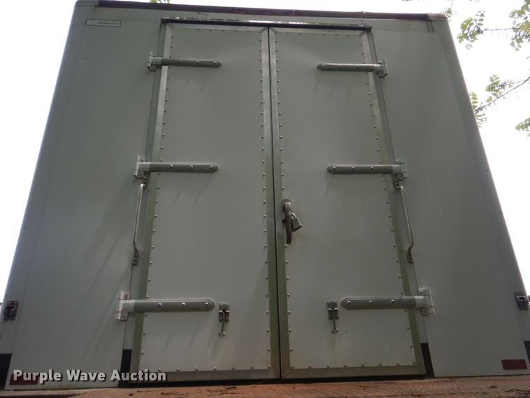 image for item KD9031 2003 International 4400  box truck