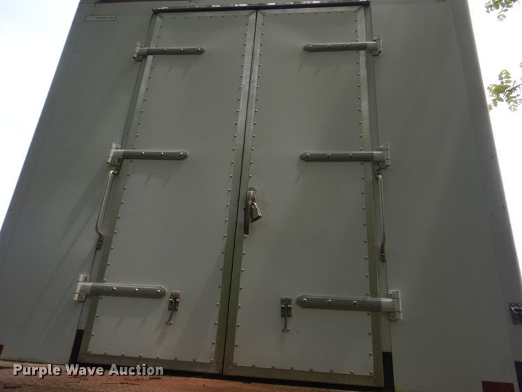 image for item KD9031 2003 International 4400  box truck