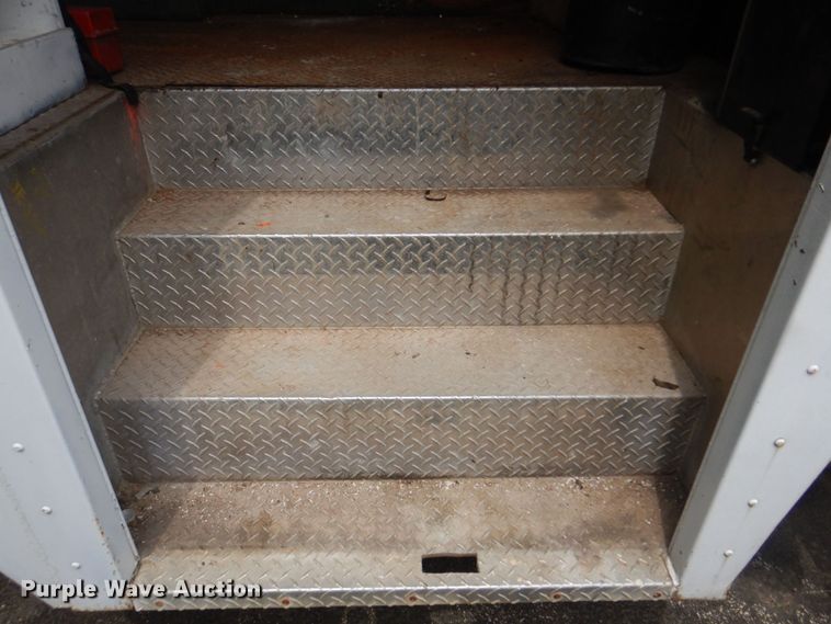 image for item KD9031 2003 International 4400  box truck