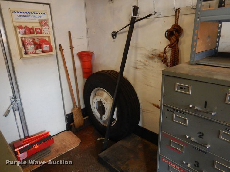 image for item KD9031 2003 International 4400  box truck