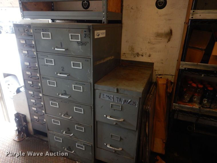 image for item KD9031 2003 International 4400  box truck