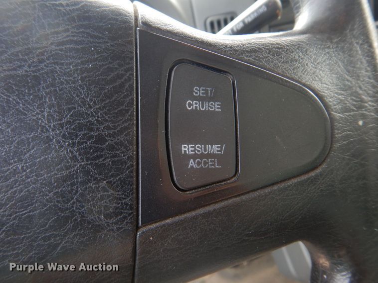 image for item KD9031 2003 International 4400  box truck