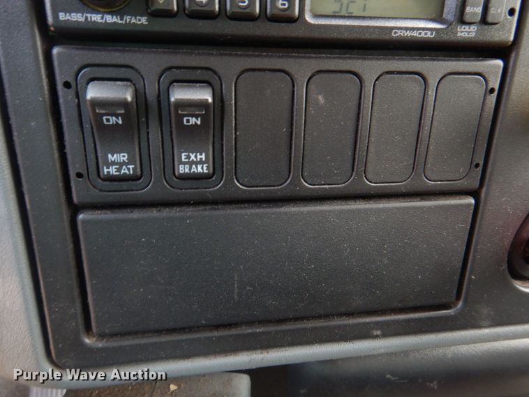 image for item KD9031 2003 International 4400  box truck