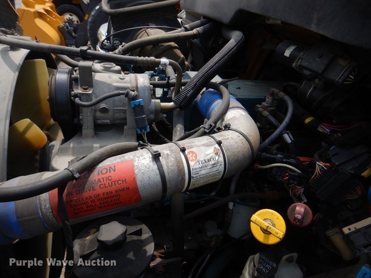 image for item KD9031 2003 International 4400  box truck