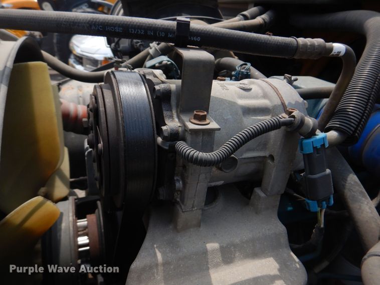 image for item KD9031 2003 International 4400  box truck