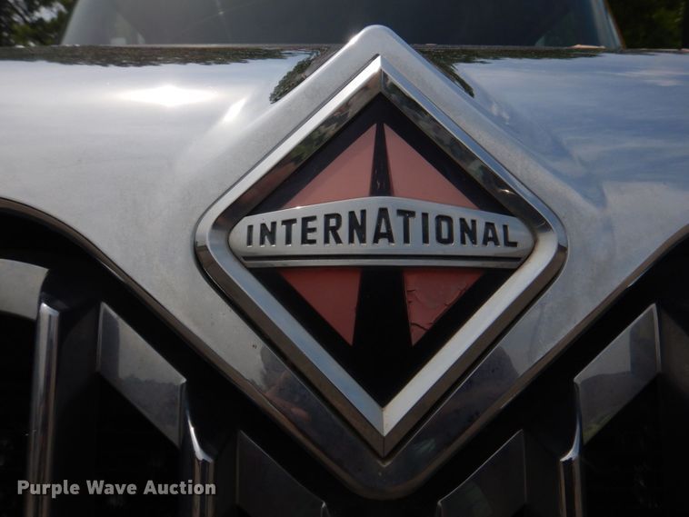 image for item KD9031 2003 International 4400  box truck