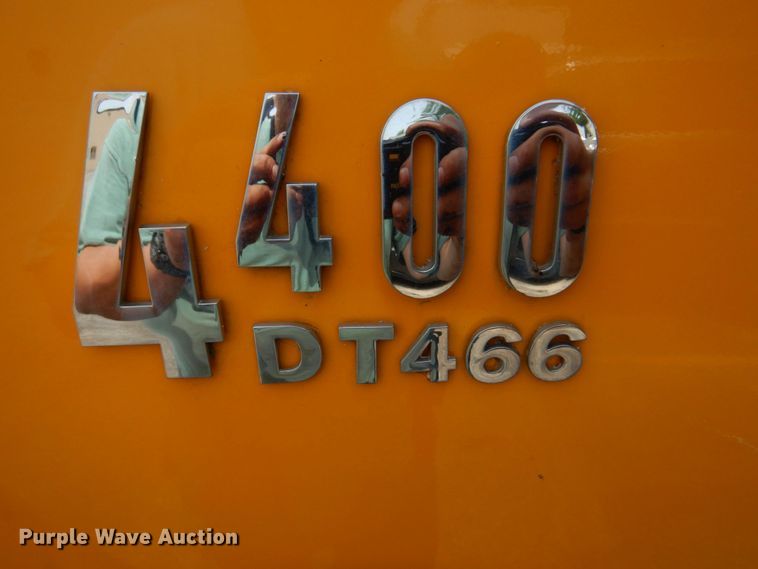 image for item KD9031 2003 International 4400  box truck