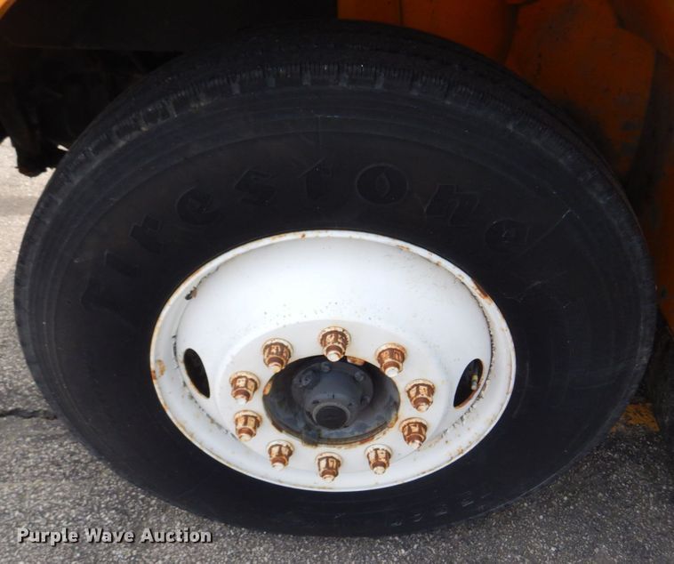 image for item KD9031 2003 International 4400  box truck