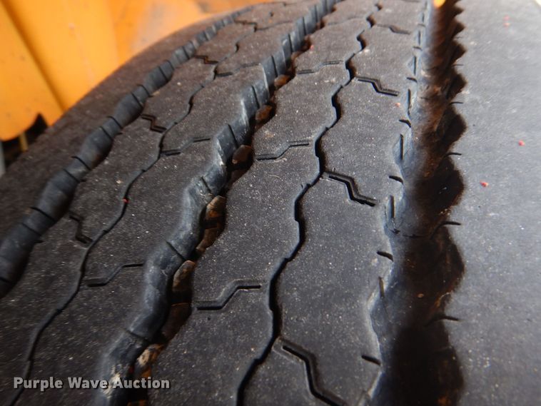 image for item KD9031 2003 International 4400  box truck