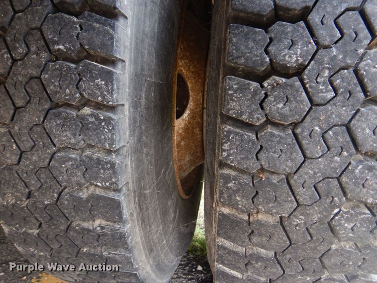 image for item KD9031 2003 International 4400  box truck