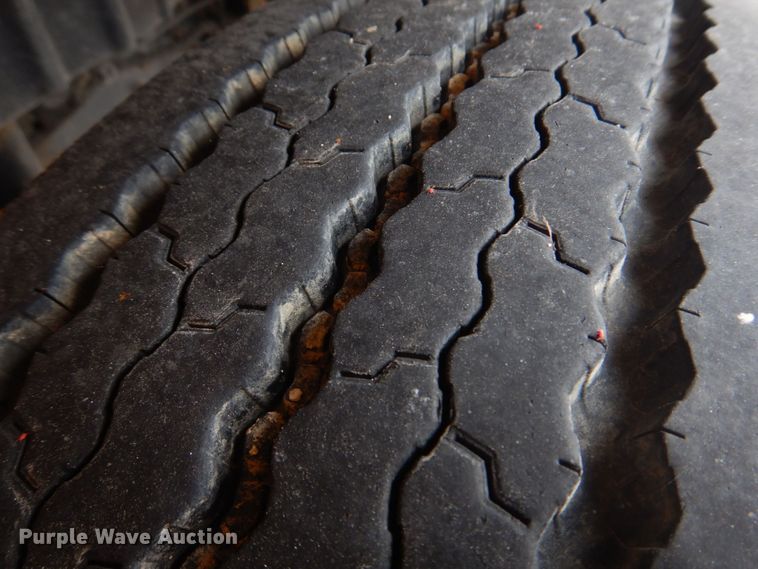 image for item KD9031 2003 International 4400  box truck