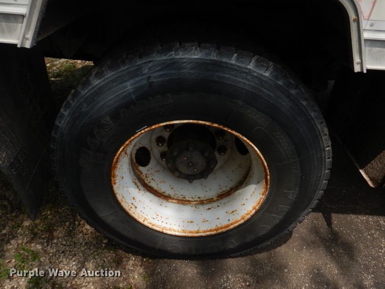 image for item KD9031 2003 International 4400  box truck