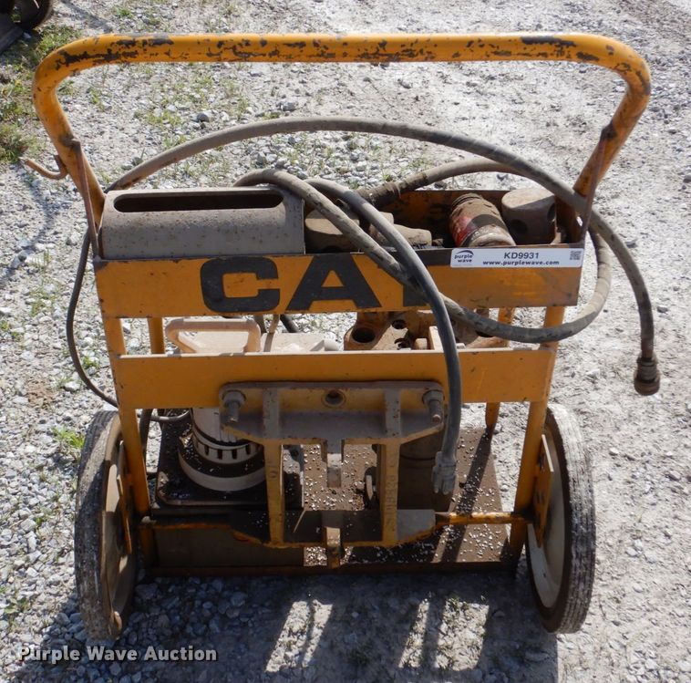 image for item KD9931 Caterpillar  track repair machine