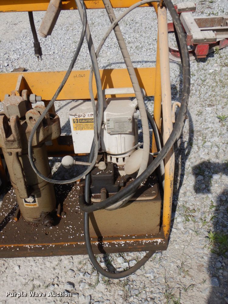 image for item KD9931 Caterpillar  track repair machine