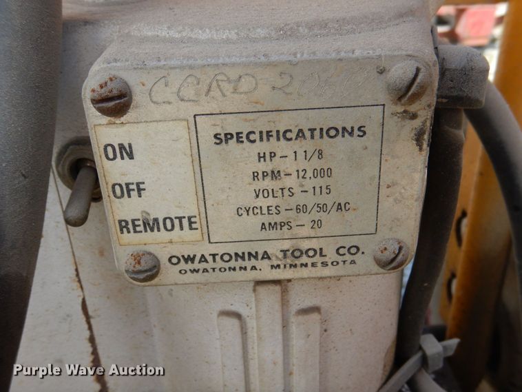 image for item KD9931 Caterpillar  track repair machine