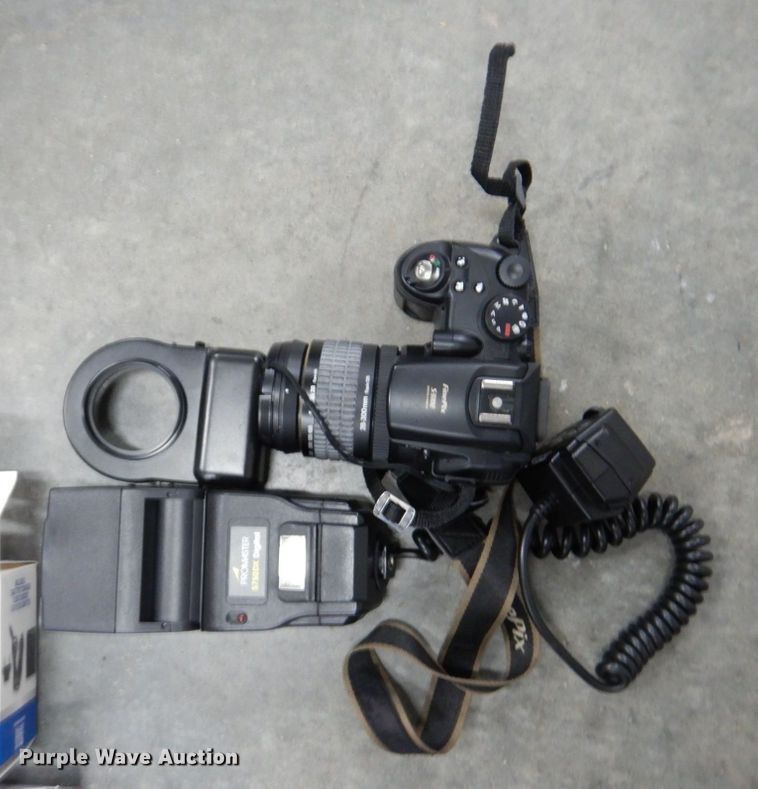 image for item KD9952 Fuji Film FinePix S9100 camera