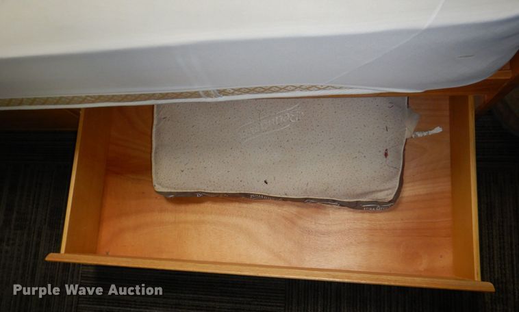 image for item KD9964 Twin bed frame