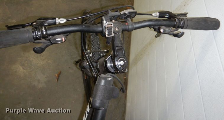 image for item KD9983 (2) Cannondale bicycles