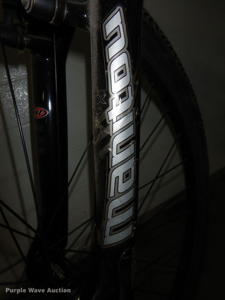 image for item KD9983 (2) Cannondale bicycles