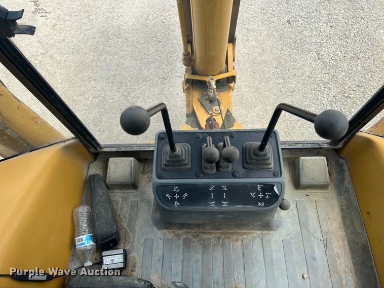 image for item KN9527 2000 Caterpillar 416C  backhoe