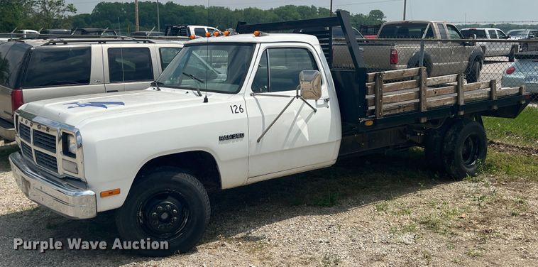 image for item KN9536 1992 Dodge D350  flatbed pickup truck