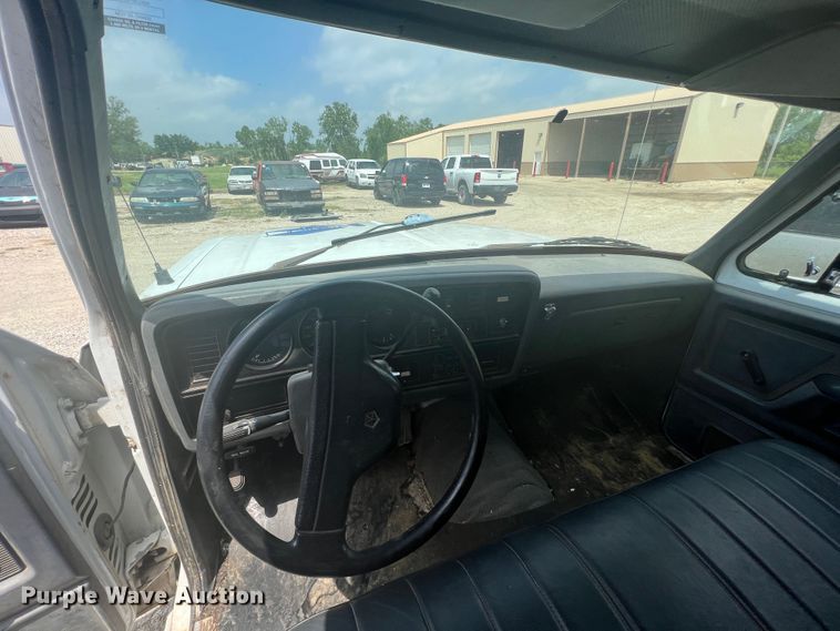 image for item KN9536 1992 Dodge D350  flatbed pickup truck