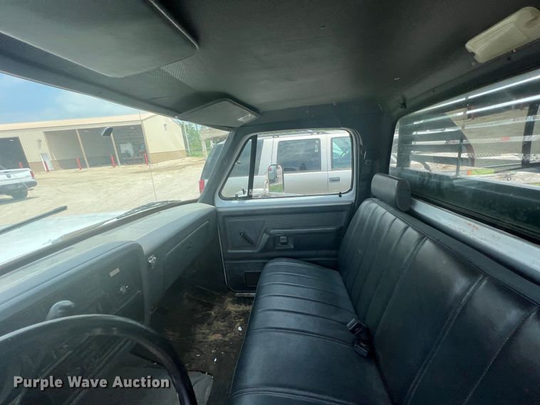 image for item KN9536 1992 Dodge D350  flatbed pickup truck