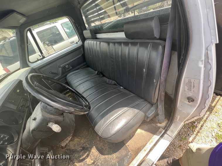 image for item KN9536 1992 Dodge D350  flatbed pickup truck