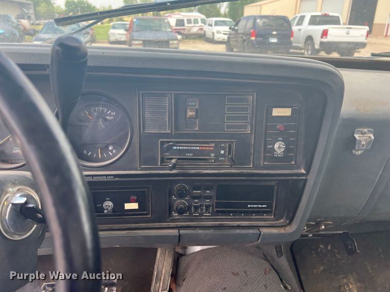 image for item KN9536 1992 Dodge D350  flatbed pickup truck