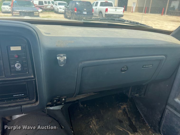 image for item KN9536 1992 Dodge D350  flatbed pickup truck