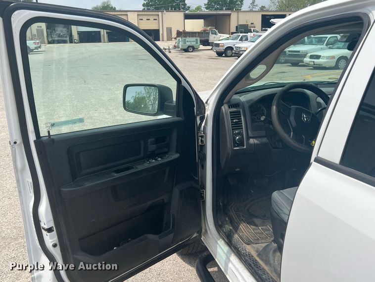 image for item KN9537 2013 Dodge Ram 1500  Crew Cab pickup truck