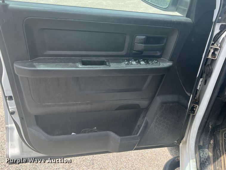 image for item KN9537 2013 Dodge Ram 1500  Crew Cab pickup truck