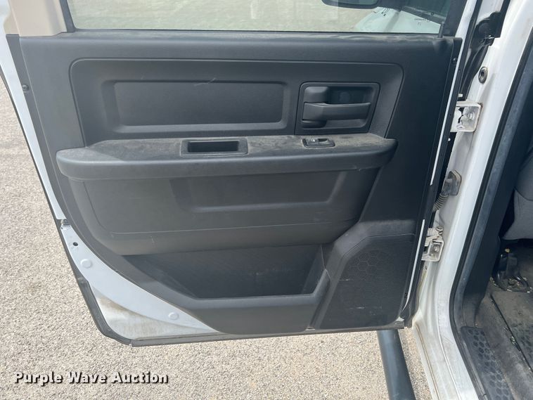 image for item KN9537 2013 Dodge Ram 1500  Crew Cab pickup truck