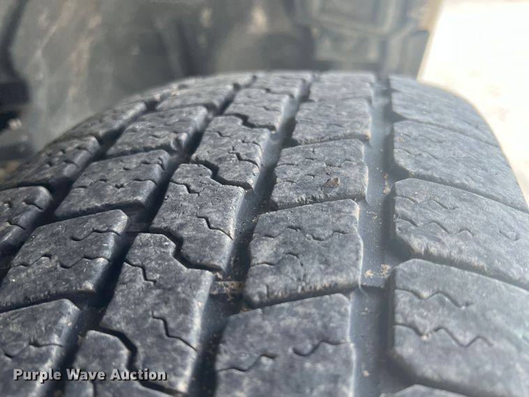 image for item KN9537 2013 Dodge Ram 1500  Crew Cab pickup truck