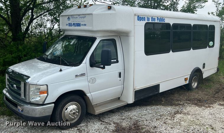 image for item KN9538 2013 Ford E450  shuttle bus