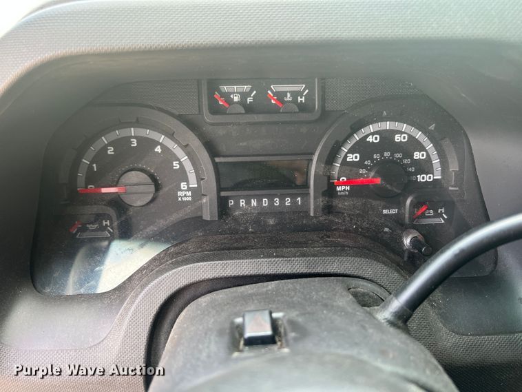 image for item KN9538 2013 Ford E450  shuttle bus