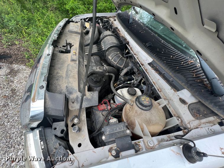 image for item KN9538 2013 Ford E450  shuttle bus